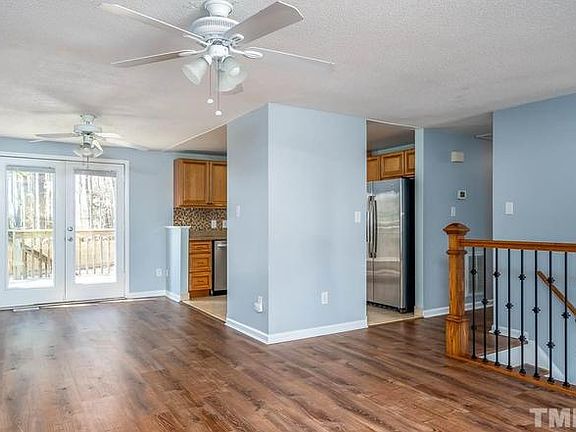 4th image of 118 Dark Oak Dr
