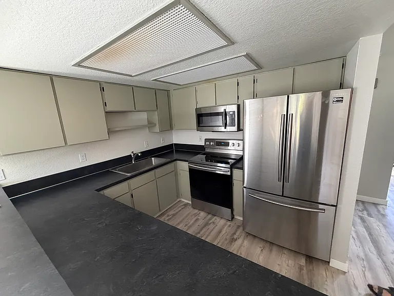 220 Israel Rd SW #B3 — Photo 4