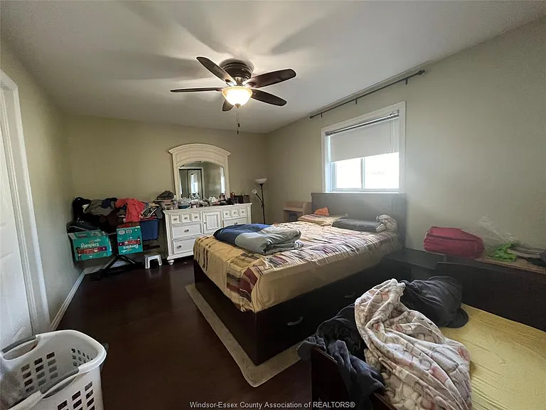 1161 Jefferson Blvd — Photo 9