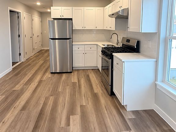 3rd image of 154 Hamilton Ave #2