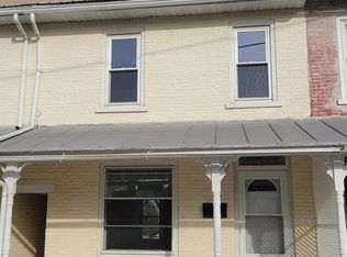 33 Spruce St, Topton, PA 19562