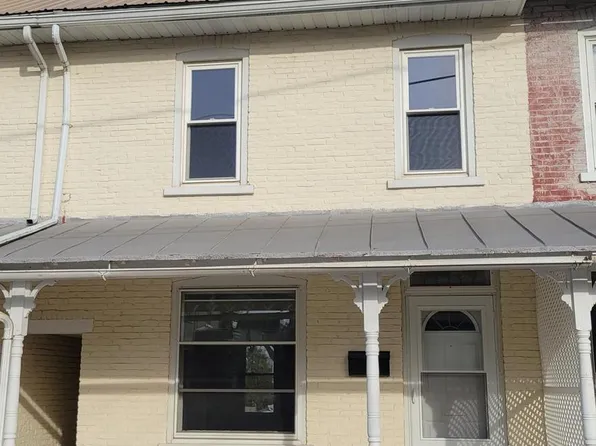 33 Spruce St, Topton, PA 19562