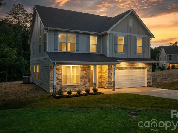 3869 12th Street Ct NE, Hickory, NC 28601