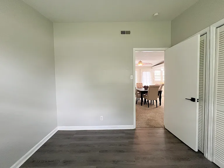 615 Crest Ct — Photo 25