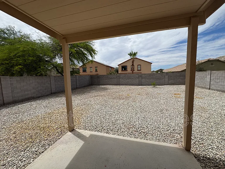 17229 W Caribbean Ln — Photo 18