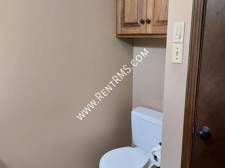 4643 SW 8th Ave — Photo 16