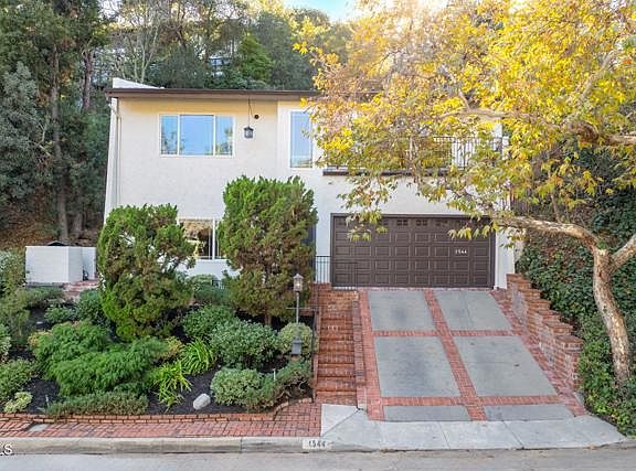 2nd image of 1544 La Loma Rd