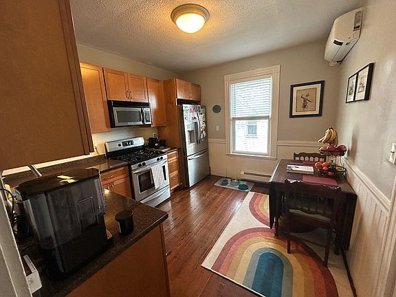 2nd image of 9 Kenney St #3