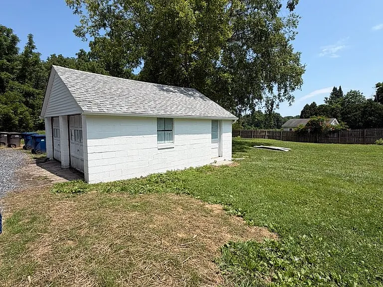 3777-3783 Huckleberry Rd — Photo 31