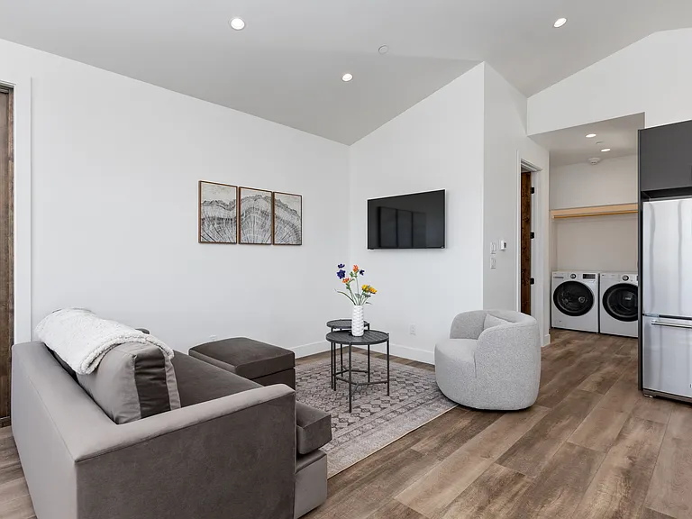 Living Room |Couch|Smart TV