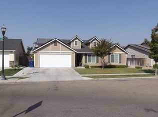 5825 E Kaviland Ave, Fresno, CA