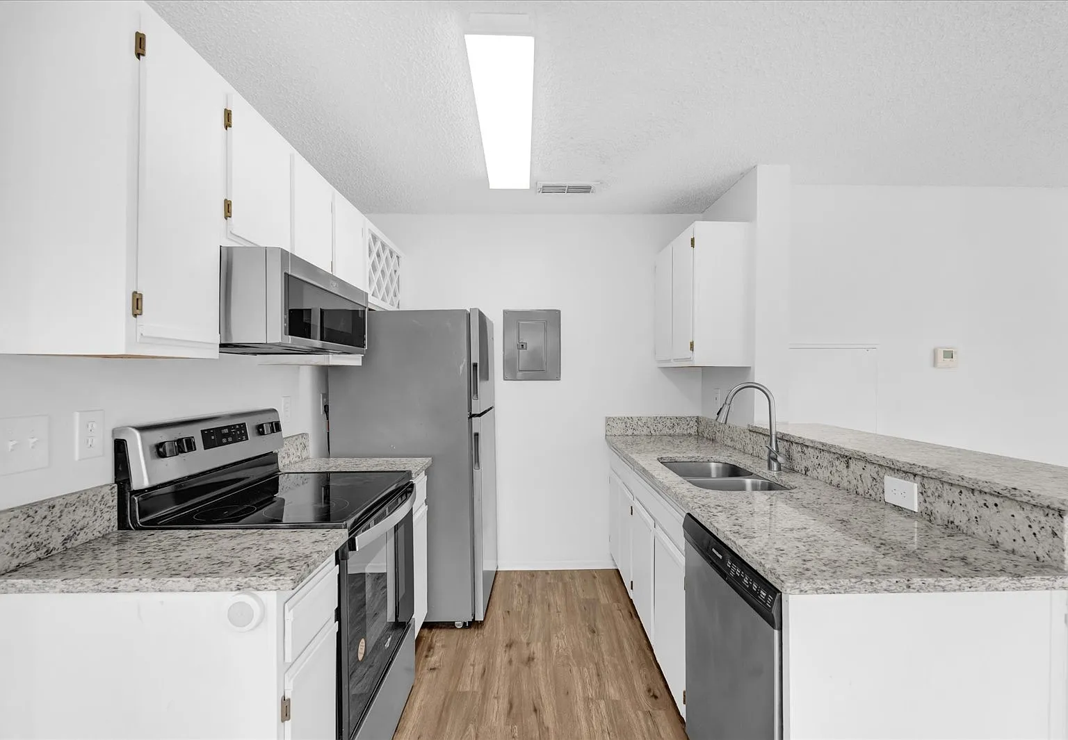 2 bed, 912 sqft, $1,650 — Photo 4