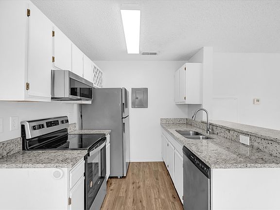 4th image of 2585 Grassy Point Dr Unit 211