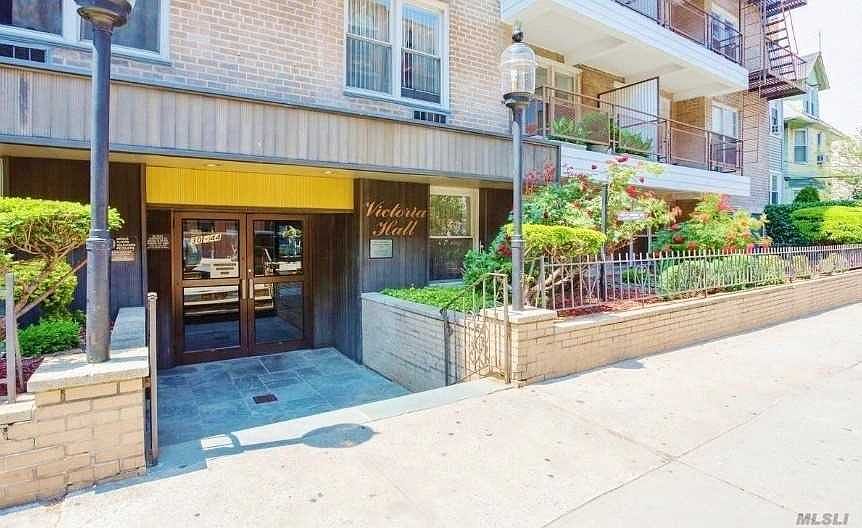 1st image of 30-44 29th St