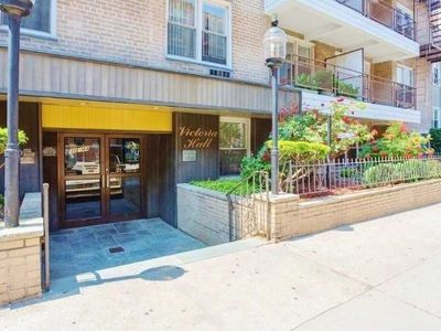 30-44 29th St, Astoria, NY, 11102