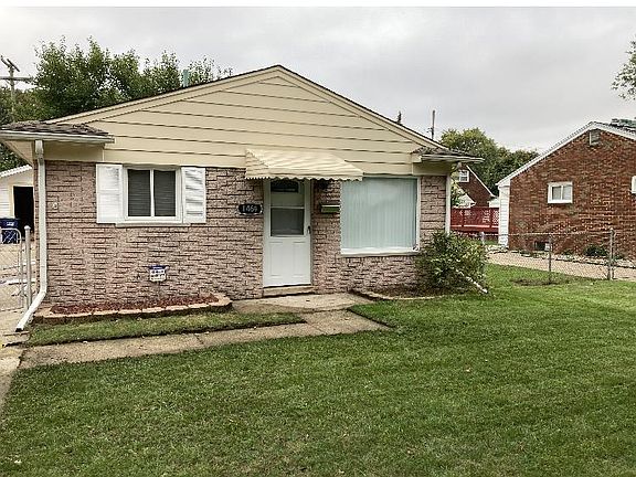 3rd image of 1469 Charter St