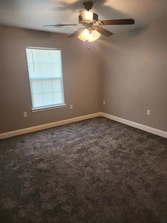 4 bed, $1,500 — Photo 4