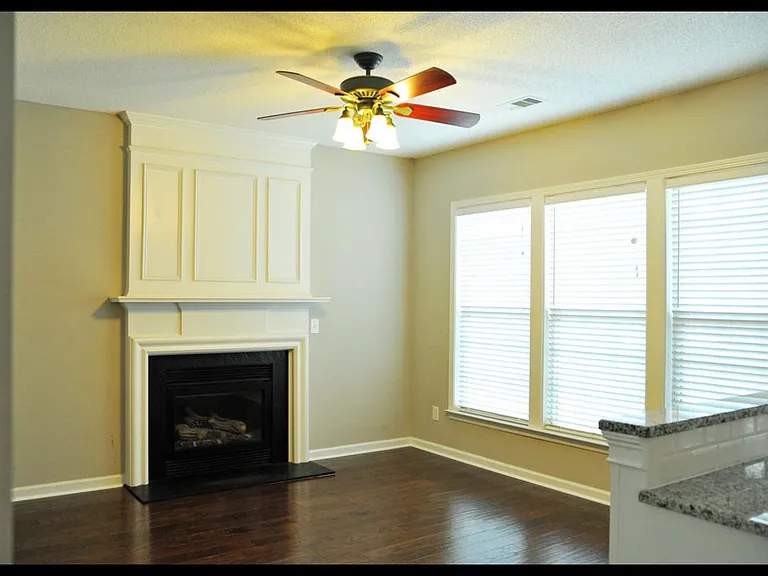 10905 Wittenridge Dr — Photo 6