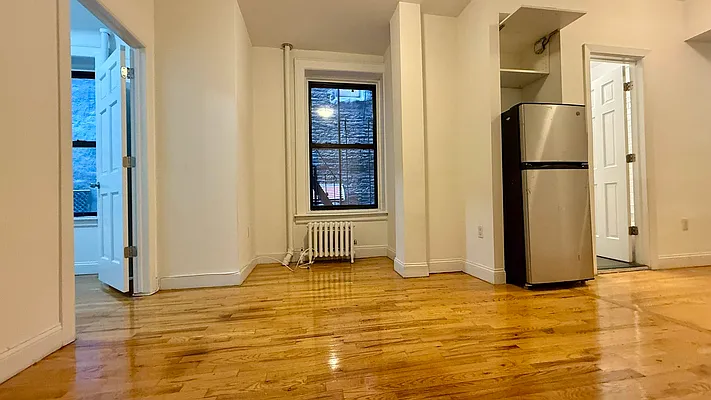 Rented by HOLTON REAL ESTATE INC. | media 8