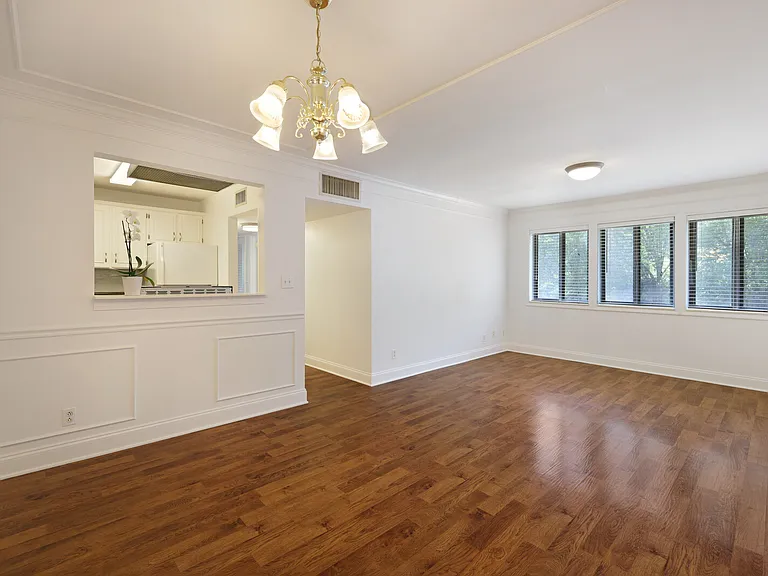 3210 Orleans Dr #8 — Photo 2