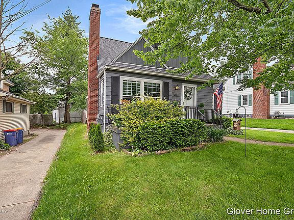 2nd image of 107 Conrad St NE
