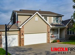 7321 Country Hill Cir, Lincoln, NE 68516