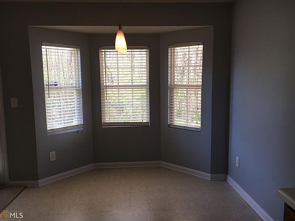 5th image of 955 Amelia Grove Ln