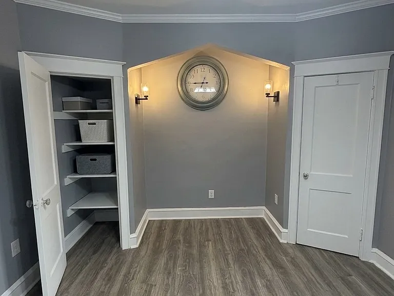4744 Sheffield Ave — Photo 9