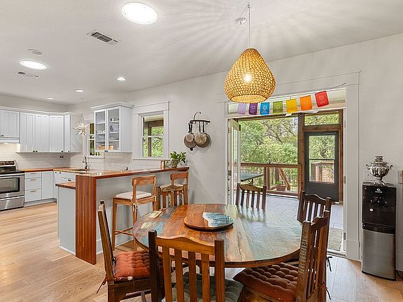 3rd image of 4508 Lareina Dr