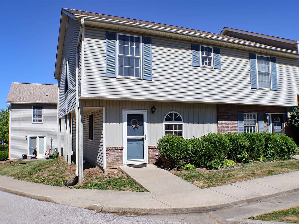 1st image of 872 E Sherwood Hills Dr
