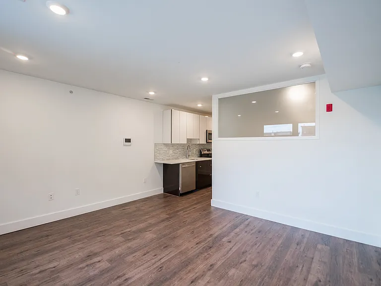 1155 S 15th St — Photo 5