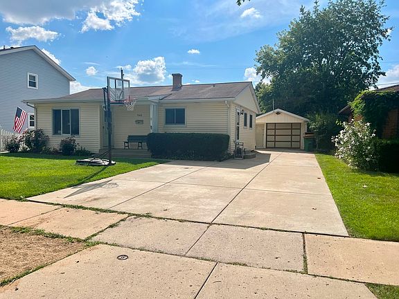 2nd image of 566 W Green Dr