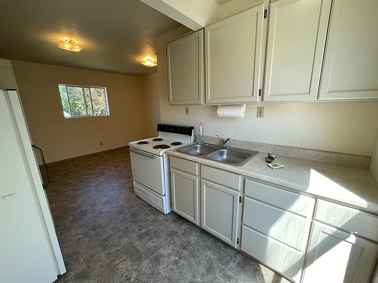 1012 N Maple St #E — Photo 1