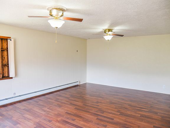4th image of 14 Hillside Dr