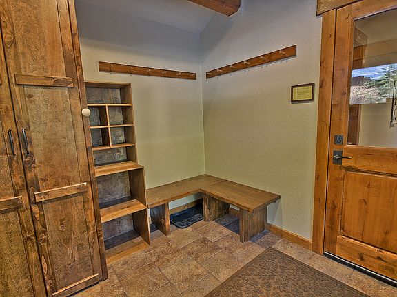 2nd image of 7221 Yosemite Park Way