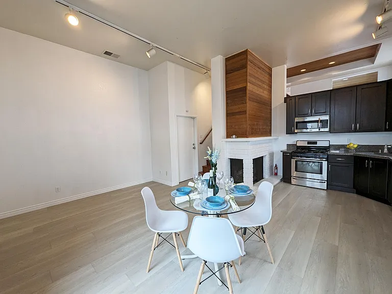 4058 Mahaila Ave #F — Photo 8