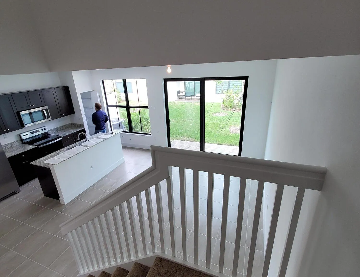 3 bed, 3.5 bath, 1714 sqft, $2,900 — Photo 2