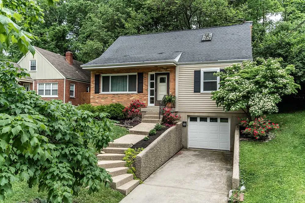 56 Edwards Ct photo 1