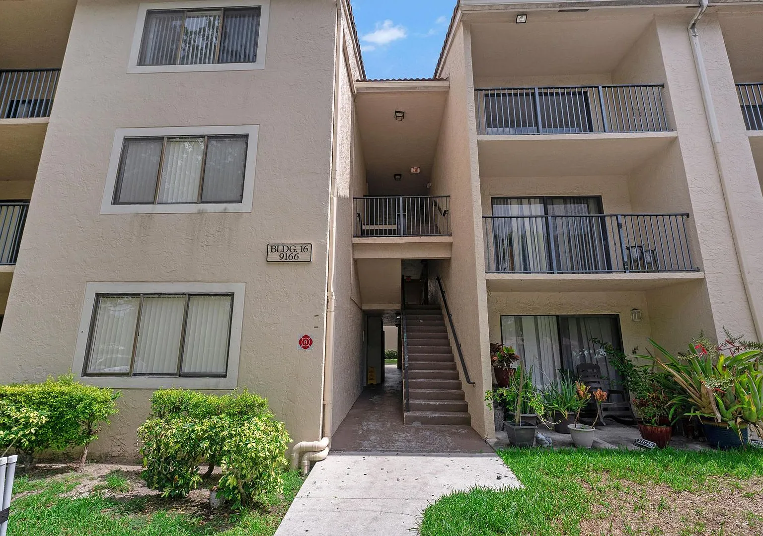 Move Into Your New Home With One Month Of Free Rent! — Photo 2