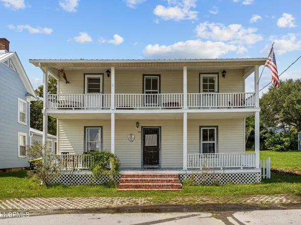 218 S Elm Street, Swansboro, NC 28584