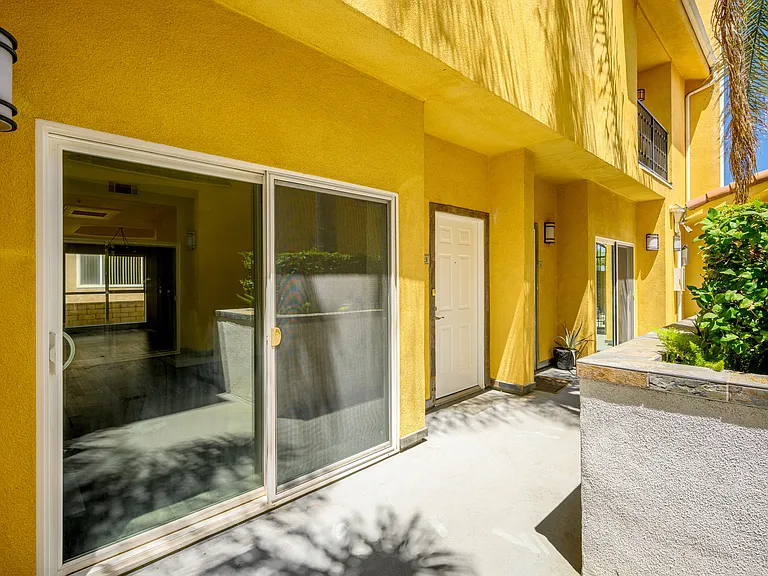 5521 Kester Ave #23 — Photo 33
