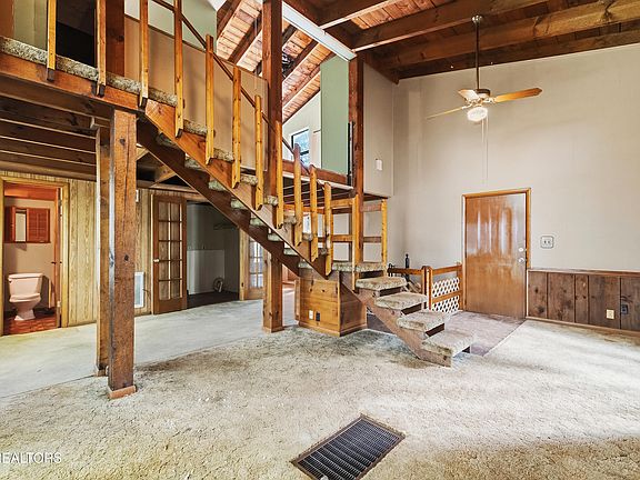 5th image of 8742 Majors Rd