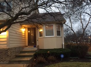 515 Dunsten Cir, Northbrook, IL