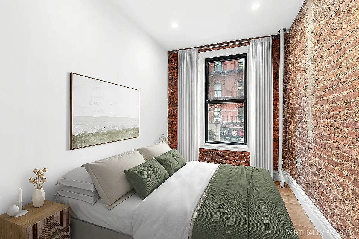 Building Photo - 200 W 95th St #2E