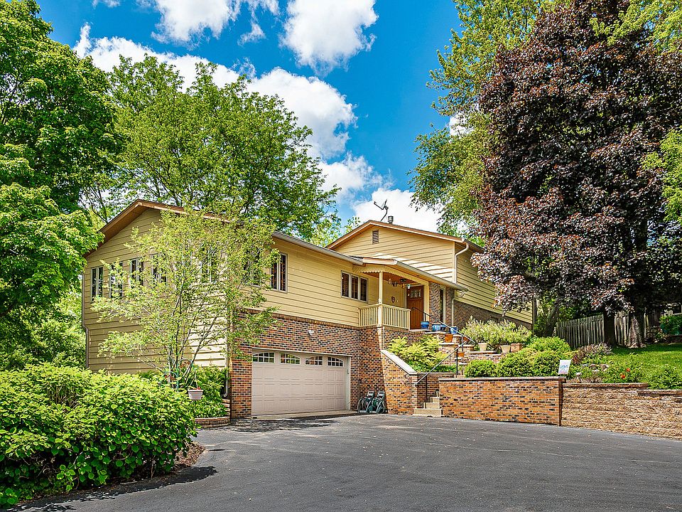 1st image of 27331 W Lakeview Dr N