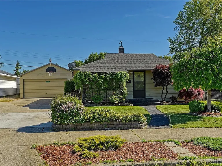 3015 W Eloika Ave — Photo 2