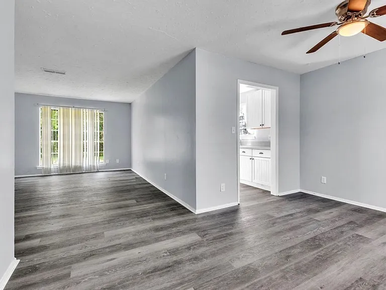 701 Southlawn Dr — Photo 6