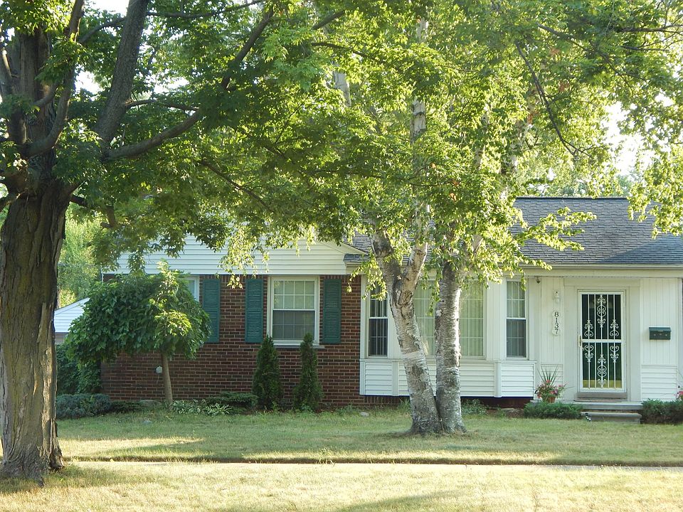 1st image of 8137 Parkland