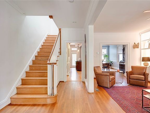 4th image of 2213 Maplewood Ave