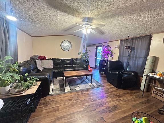 3rd image of 1101 N Bend Dr